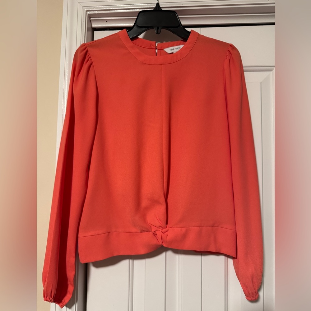 NWOT Nine West Orange Twist Front Blouse Top, size Small